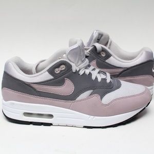 Nike Air Max 1 Women's Tennis Shoe Sz 9.5